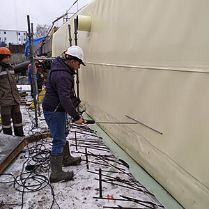 Контроль герметичности гидроизоляции фундамента с помощью электроискрового кровельного дефектоскопа ИЗОТЕСТ 2.0